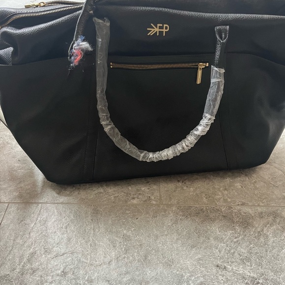 Freshly Picked Ebony Weekender Bag NWT - Picture 9 of 13